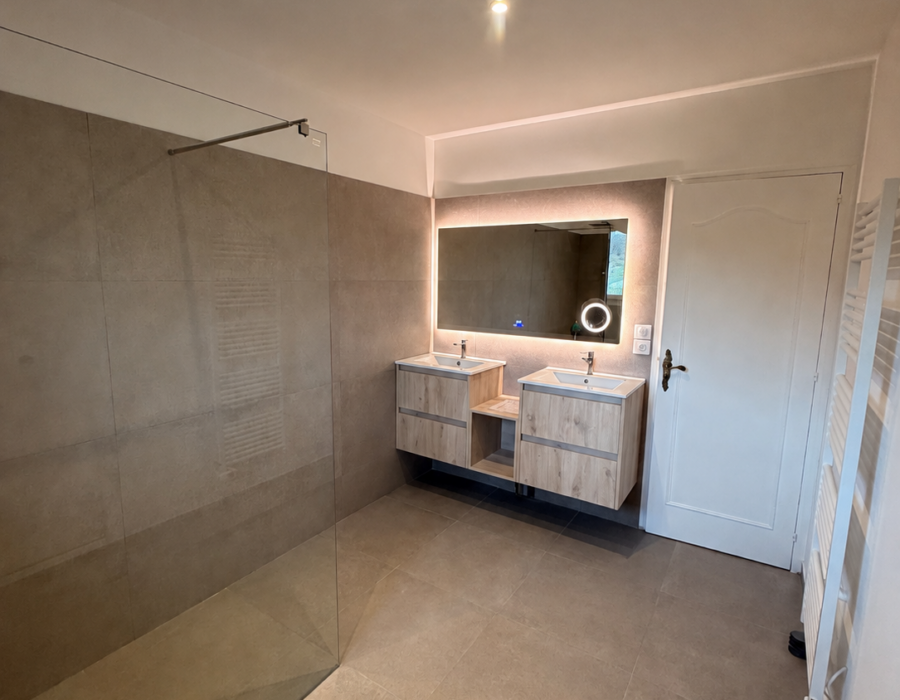 Après — Rénovation complète d'une salle de bain à Bethon 